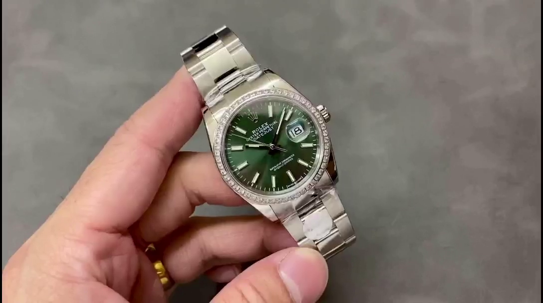 Replica Rolex Datejust 36 White Gold & Diamonds Mint Green Dial M126284RBR 0044 Women's Watch - QualitySwissReplica