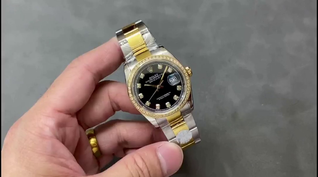 Replica Rolex Datejust 36 Yellow Gold Black Dial m126283rbr 0008 - QualitySwissReplica
