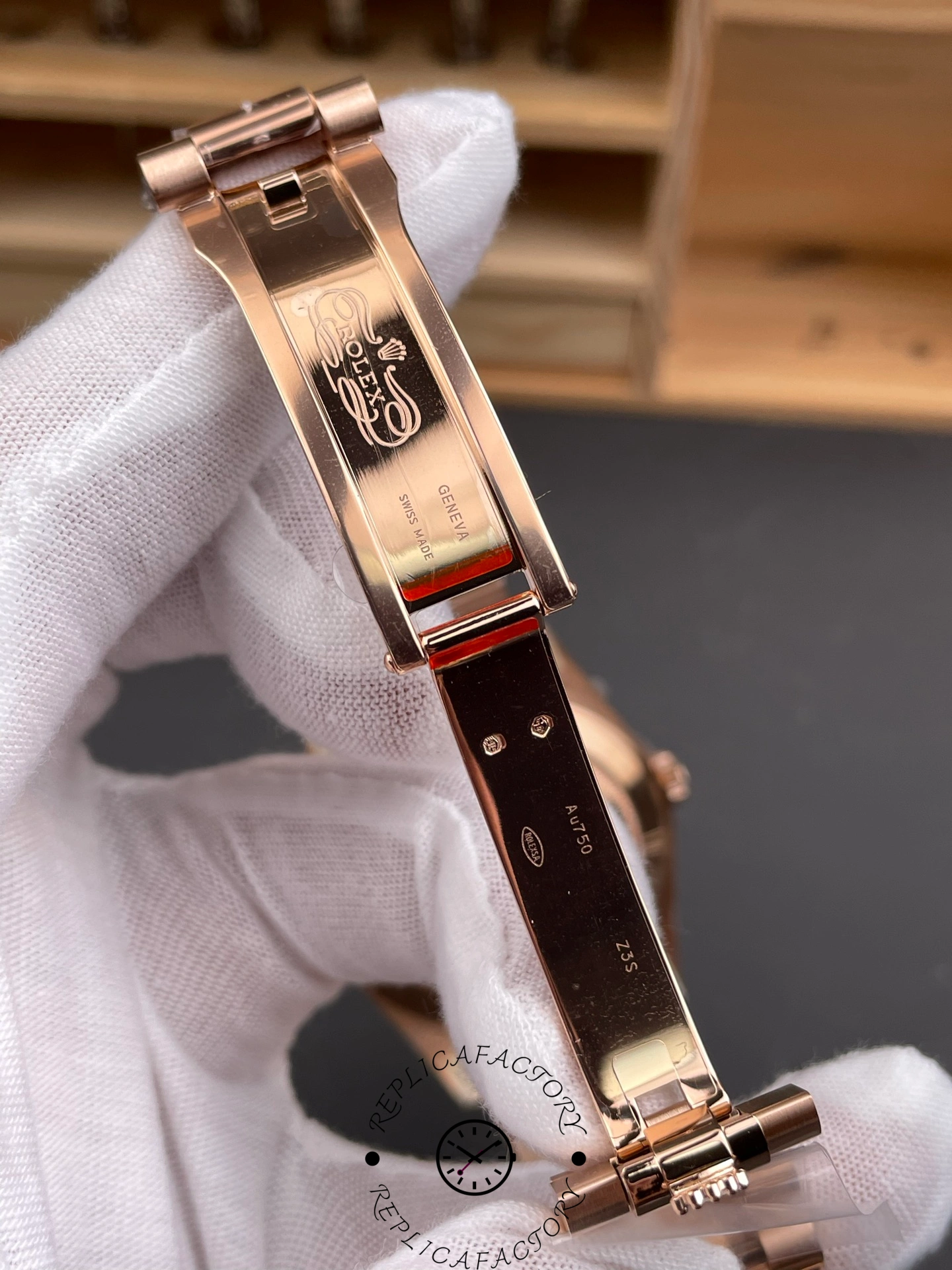 Replica Rolex Day Date 40 18k Everose Gold Olive Green Dial m228235 0025 40mm - QualitySwissReplica