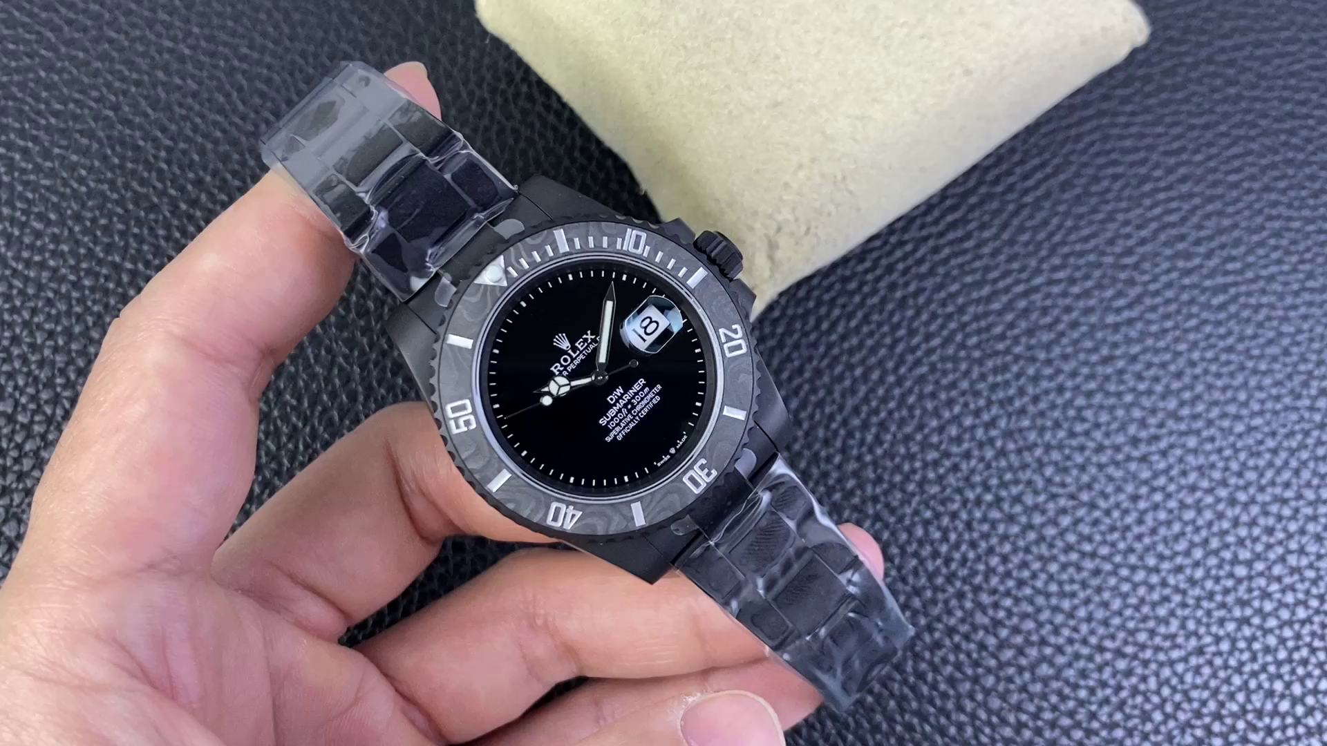 Replica Rolex Submariner DIW Edition Parakeet Carbon Fiber Bezel 116610LB Black Dial - QualitySwissReplica