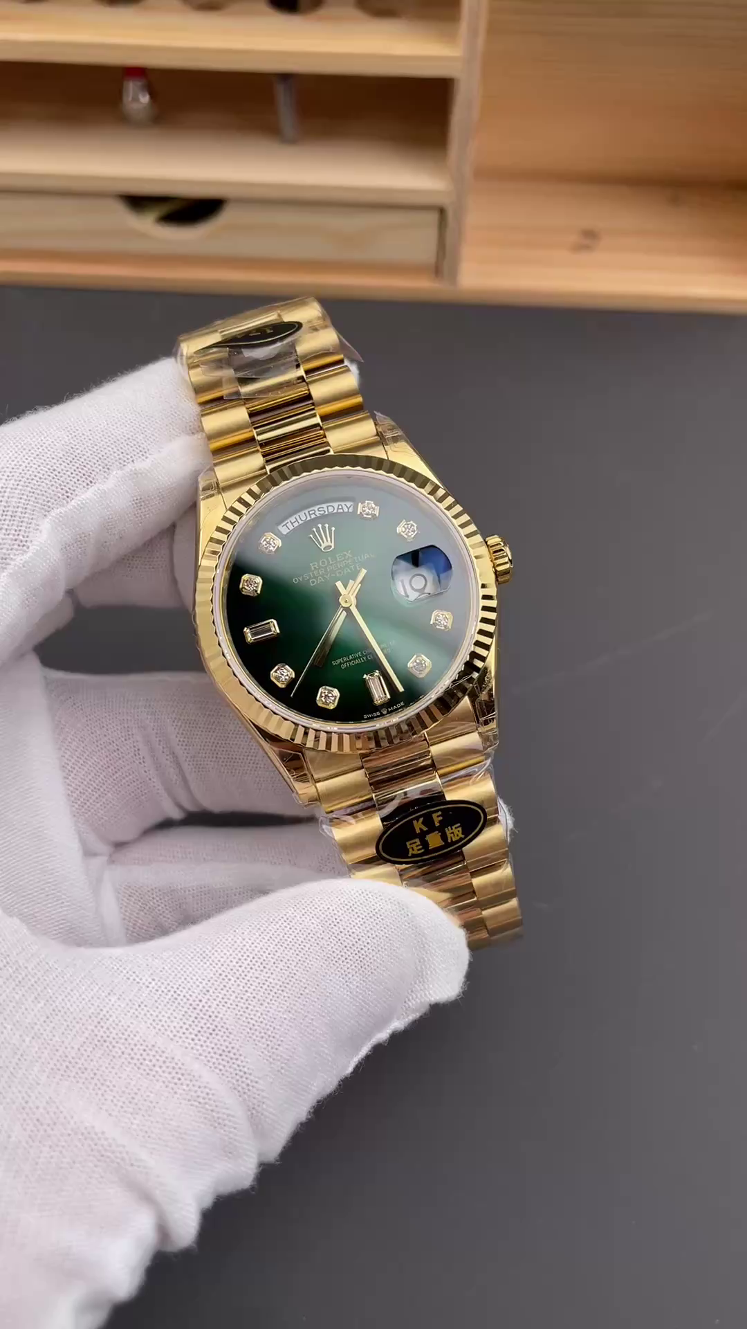 Replica Rolex Day-Date 128238 Fluted Bezel Green Diamond Dial 36MM Unisex Watch - QualitySwissReplica