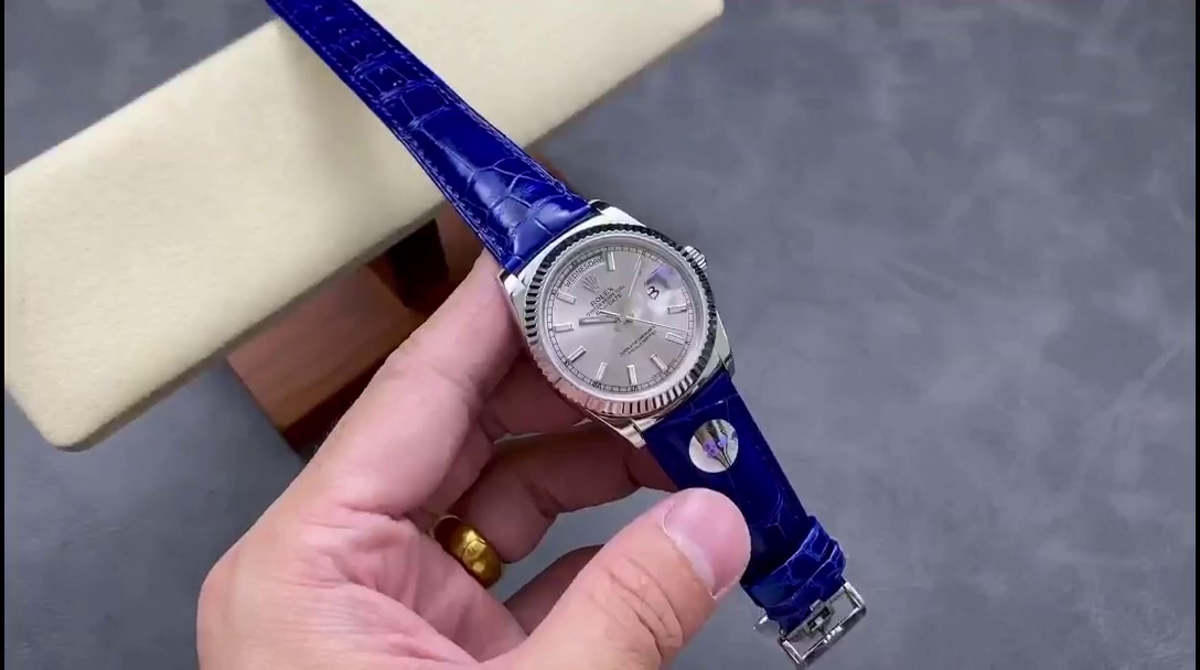 Replica Rolex Day Date 36 White Gold Silver Dial 118139 0097 Blue Leather Strap - QualitySwissReplica