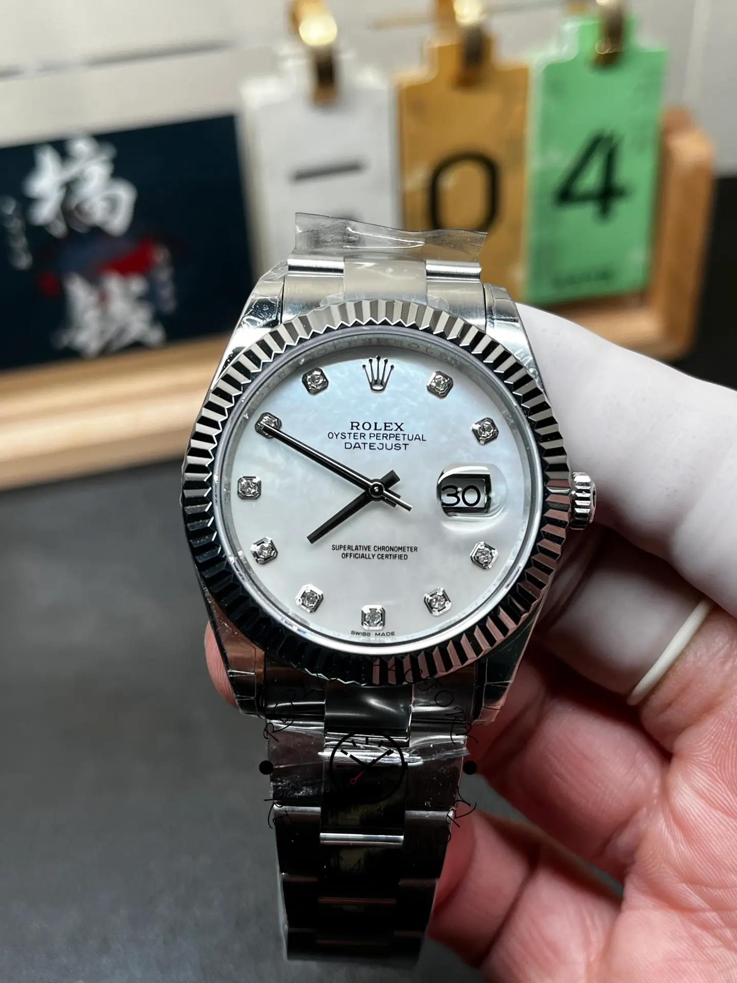 Replica Rolex Datejust 126334-0019 Fluted Bezel White MOP Dial 41MM Mens Watch - QualitySwissReplica