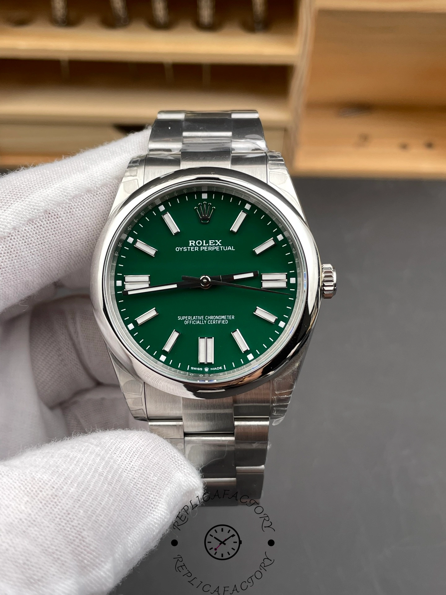 Replica Rolex Oyster Perpetual 41 Green Dial 134300 0004 Men's Watch - QualitySwissReplica