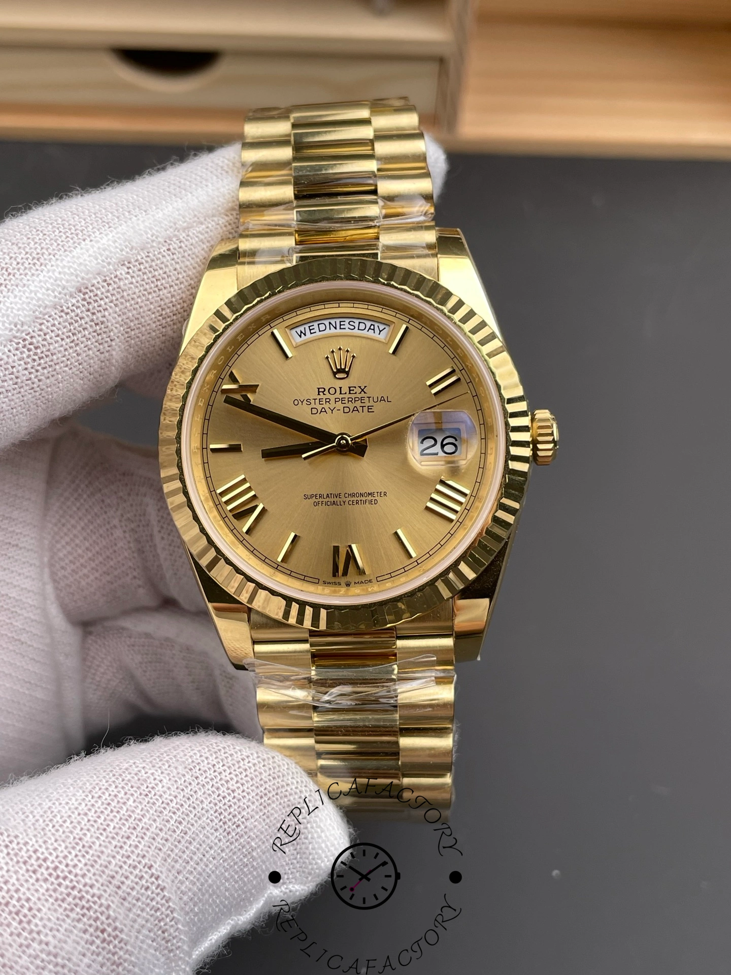 Replica Rolex Day-Date 228238 Champagne Roman Dial Fluted Bezel 40mm Mens Watch - QualitySwissReplica