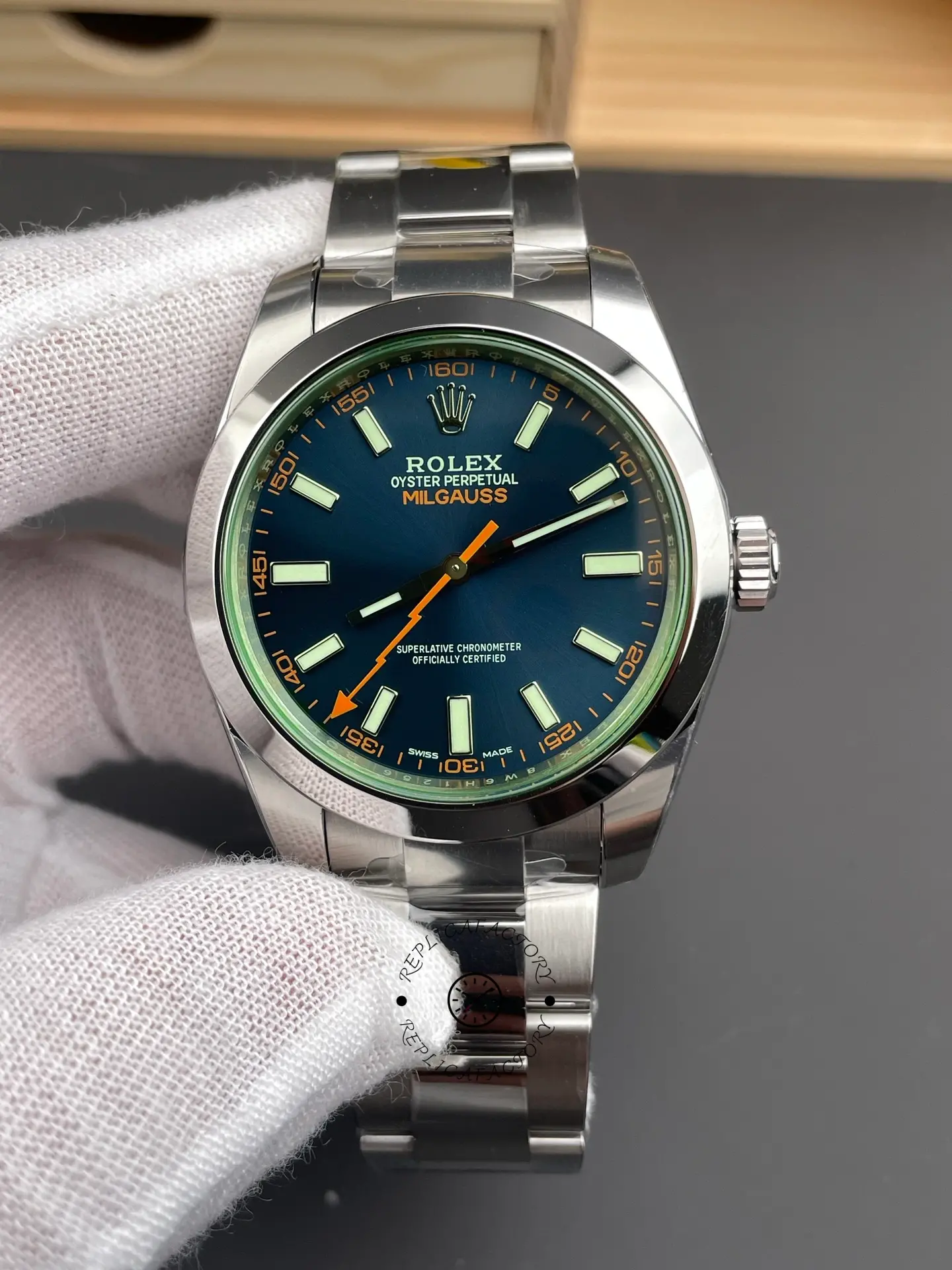 Replica Rolex Milgauss 116400GV-0001 Stainless Steel Black Dial 40MM Mens Watch - QualitySwissReplica