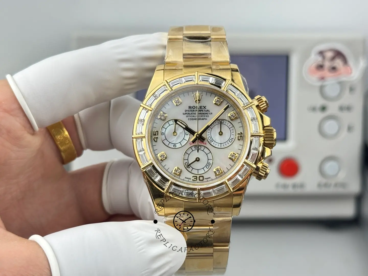 Replica 1:1 Clone Rolex Daytona MOP Dial 116568BR 40mm Men's Watch - QualitySwissReplica