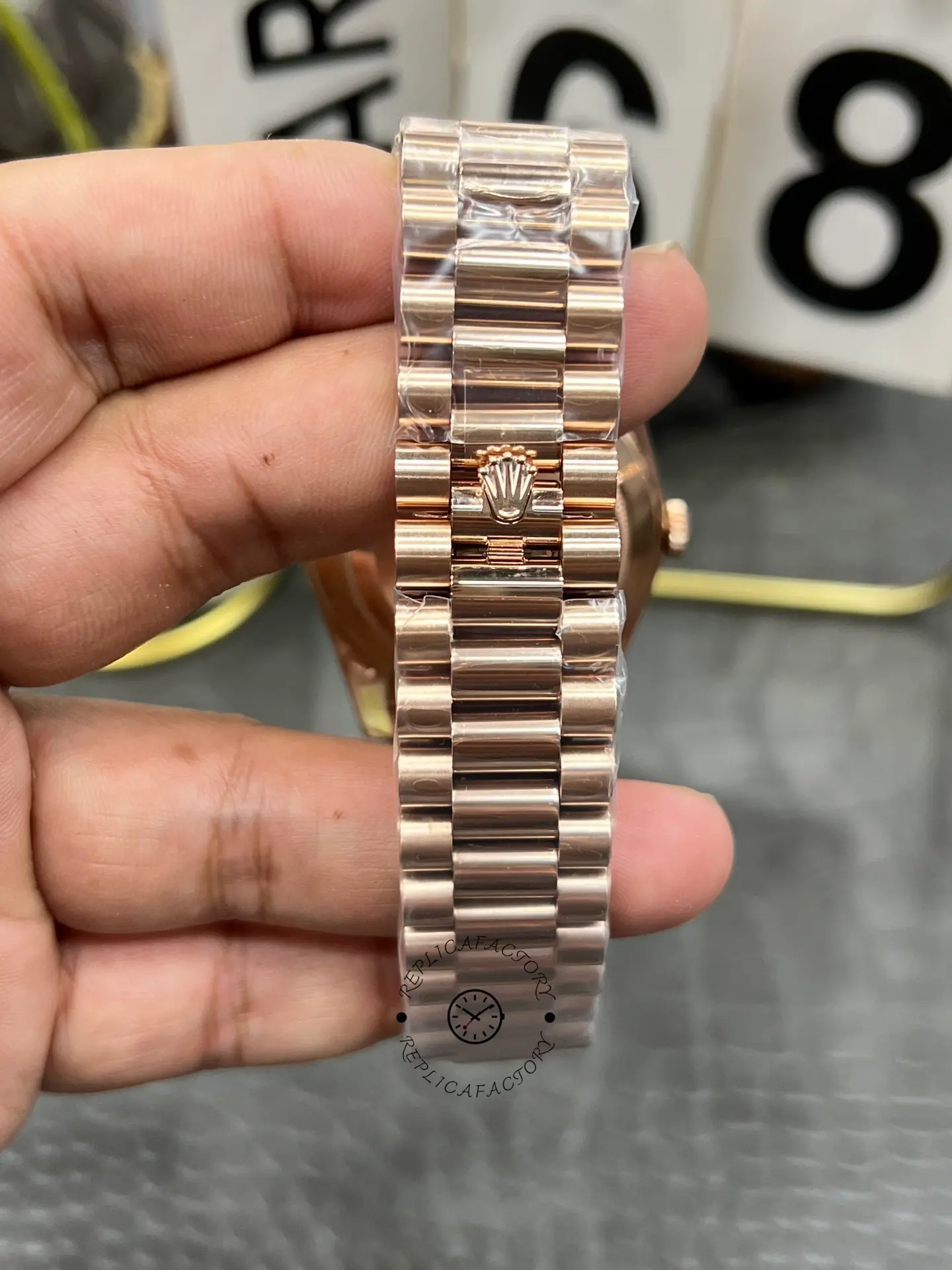 Replica Rolex Day Date in 18 ct Everose Gold M228235 0055 40mm - QualitySwissReplica