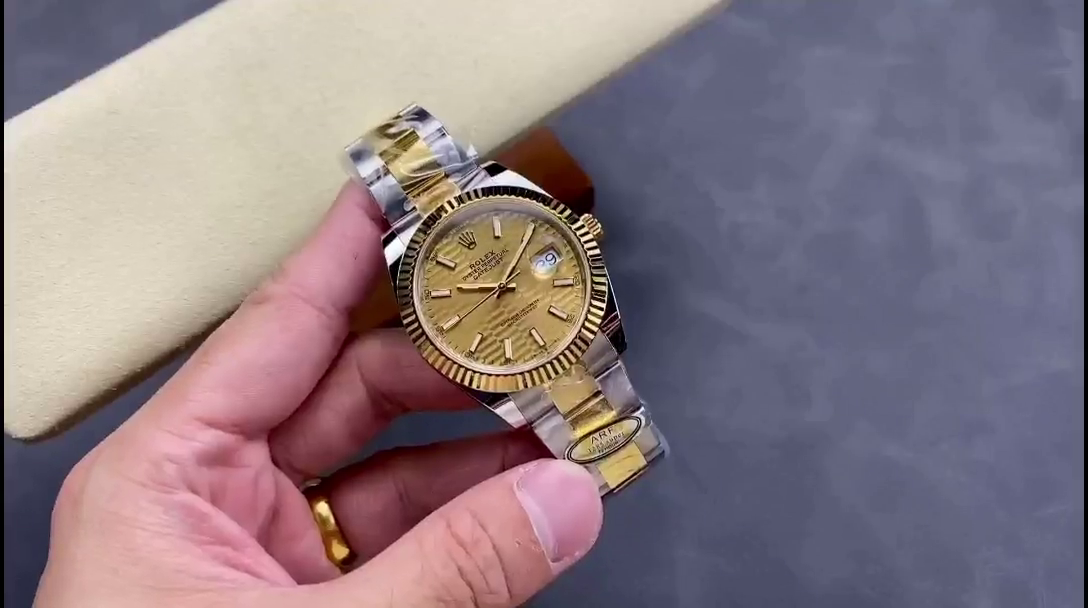 Replica Rolex Datejust 41 Oystersteel & 18K Yellow Gold 126333 0021 Men's Watch - QualitySwissReplica