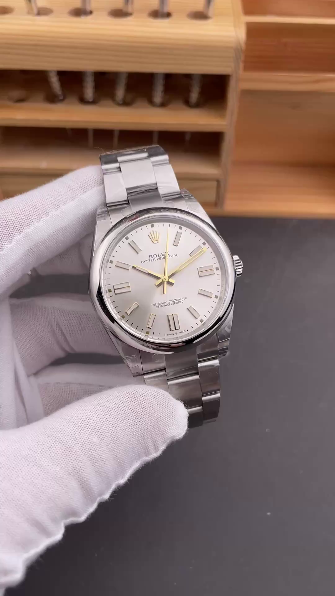 Replica Rolex Oyster Perpetual 41 Silver Dial Steel M124300 0001 Men's Watch - QualitySwissReplica