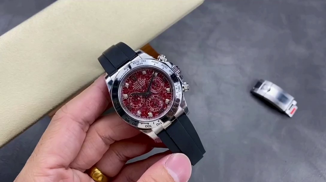 Replica Rolex Cosmograph Daytona 40MM White Gold Rare Rubellite Dial 116509 Rubber Strap - QualitySwissReplica