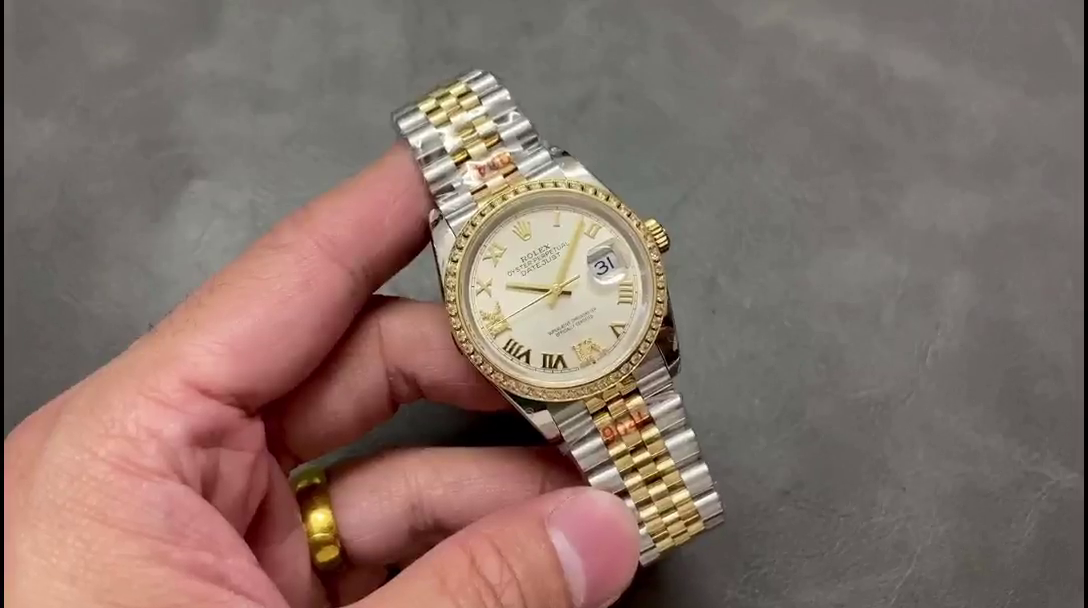 Replica Rolex Datejust 36 Yellow Gold & Diamonds Silver Diamond Pave Roman Dial m126283rbr 0017 - QualitySwissReplica