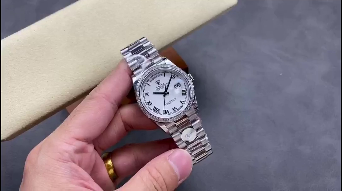 Replica Rolex Day Date 36 White Gold Diamond Bezel White Dial m128399tbr 0019 - QualitySwissReplica