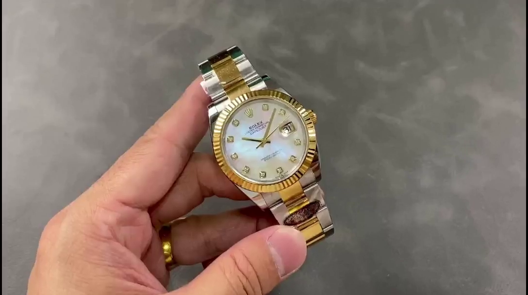 Replica Rolex Datejust 126233 White MOP Diamond Dial 36MM Unisex Watch - QualitySwissReplica