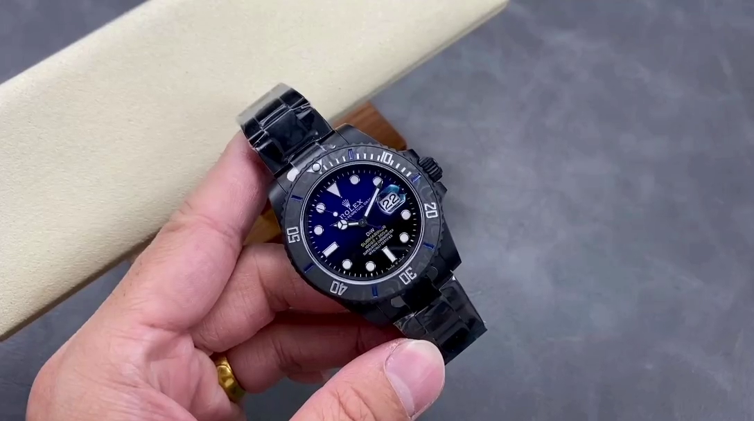 Replica Rolex Submariner Diw 116610 PVD-DLC Stainless Steel Carbon Fiber Bezel Blue Dial - QualitySwissReplica