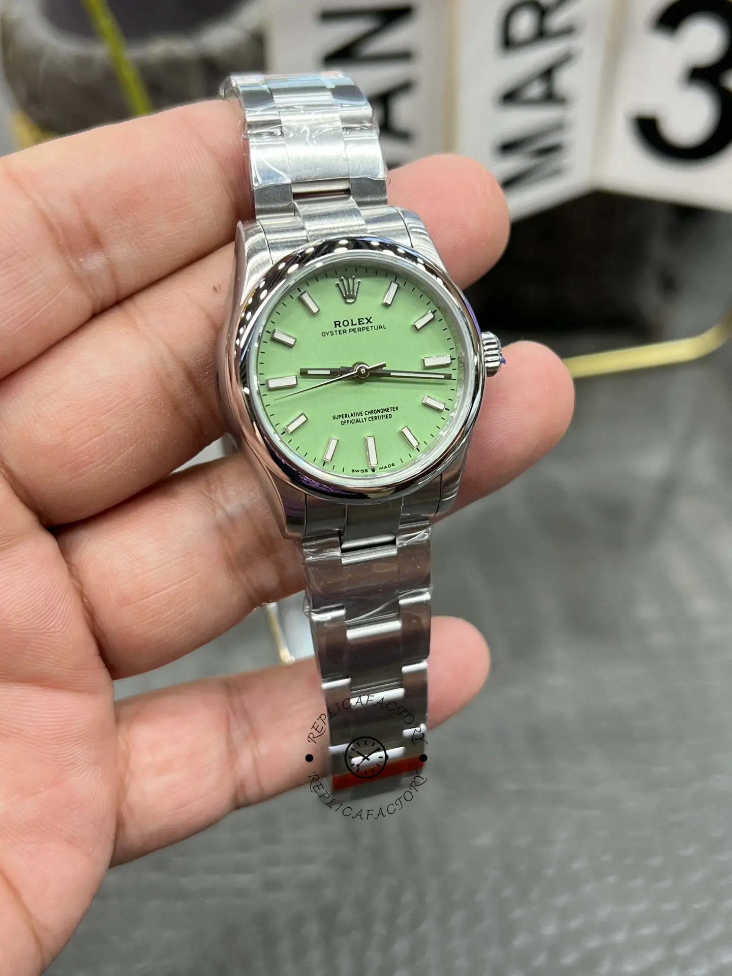 Replica Rolex Oyster Perpetual 31mm 277200-0012 Pistachio-Green Dial - QualitySwissReplica
