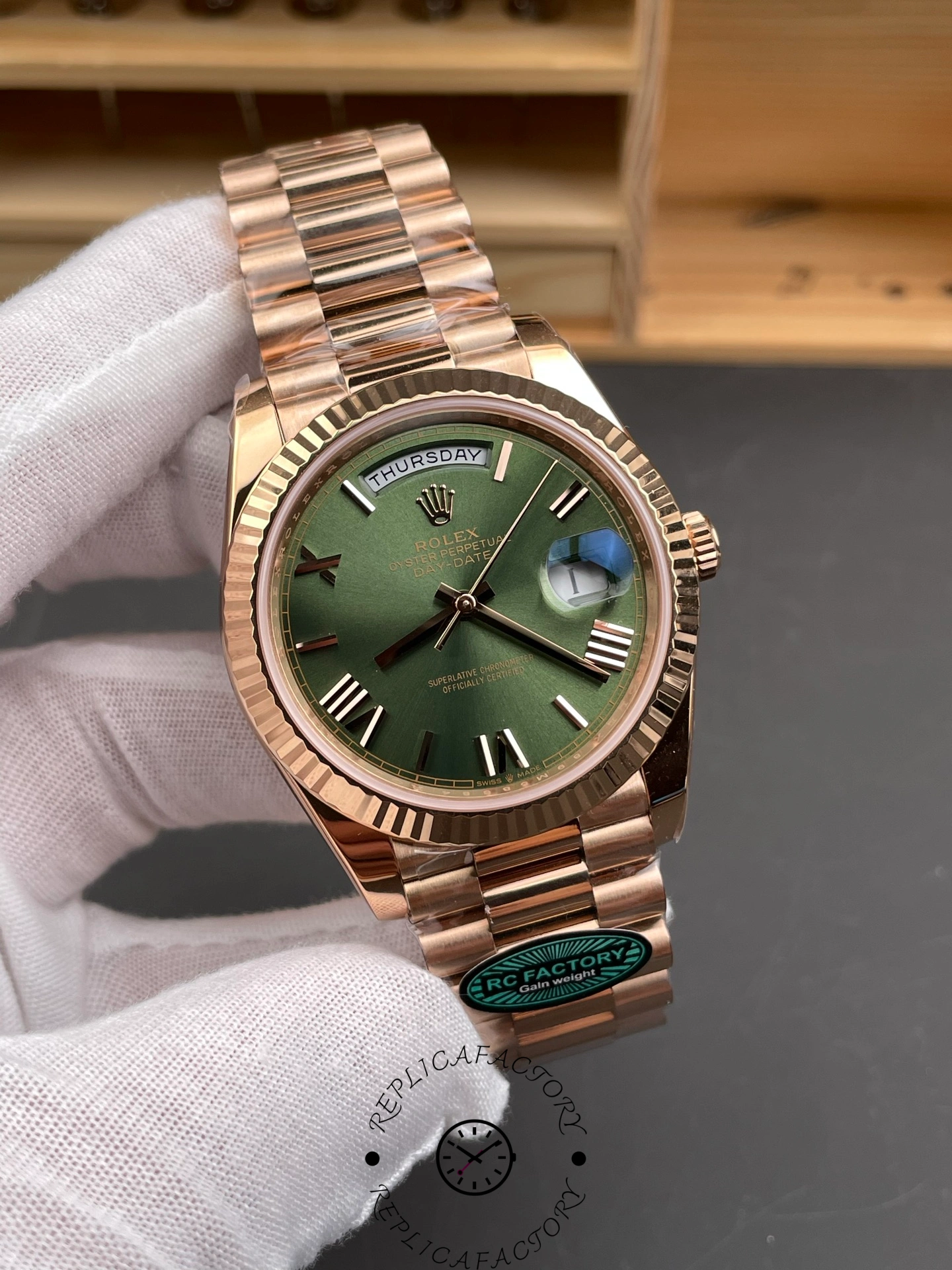 Replica Rolex Day Date 40 18k Everose Gold Olive Green Dial m228235 0025 40mm - QualitySwissReplica