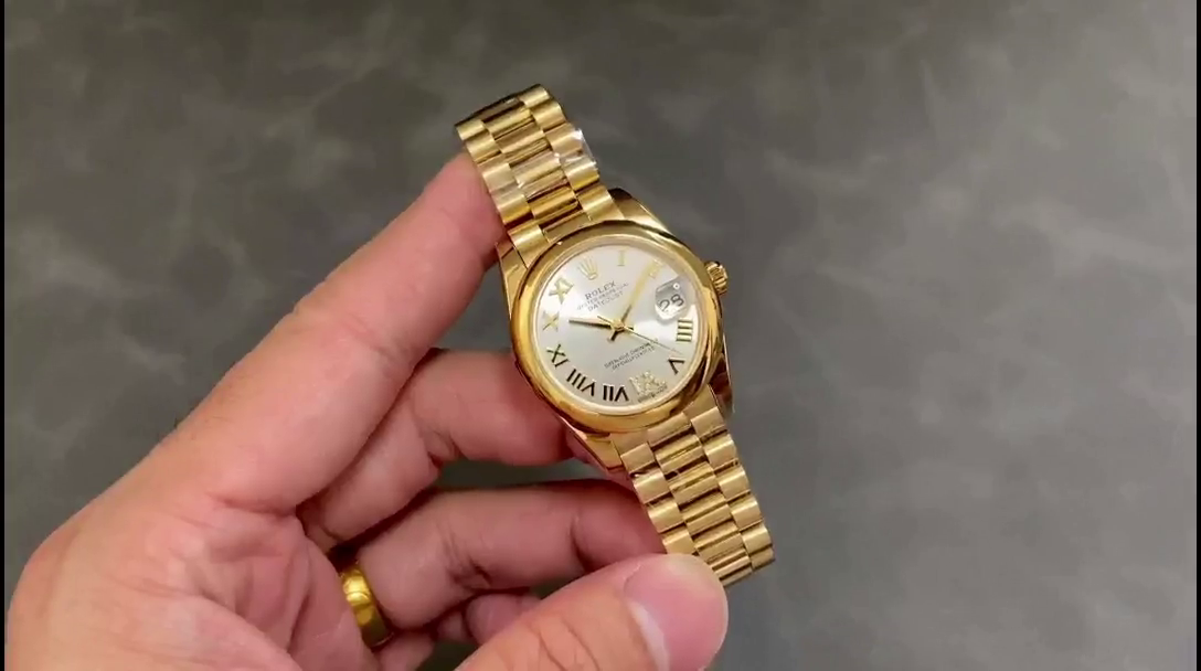 Replica Rolex Datejust 31 Silver VI Daimond Dial 18k Yellow Gold Watch 178248 - QualitySwissReplica