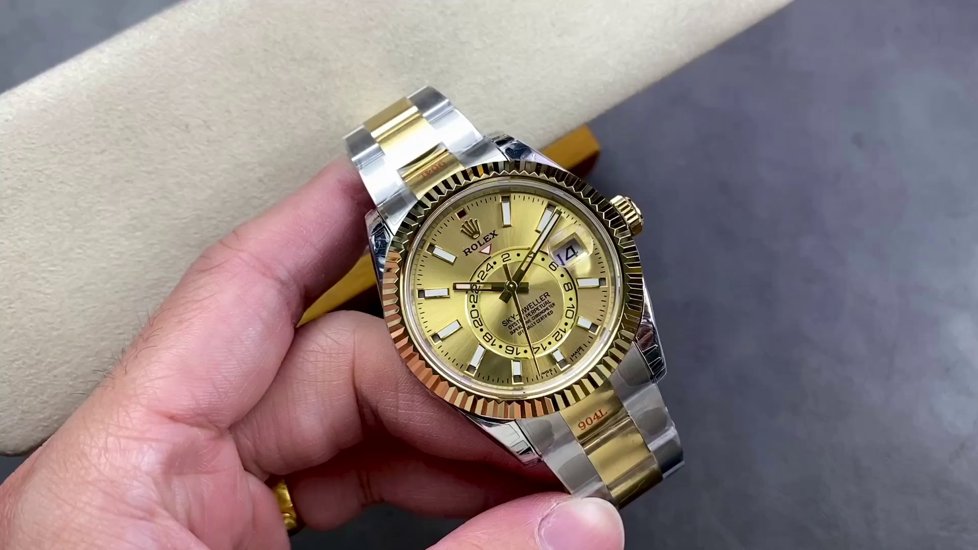 Replica Rolex Sky Dweller Champagne Dial Yellow Gold 336933 0001 42mm - QualitySwissReplica
