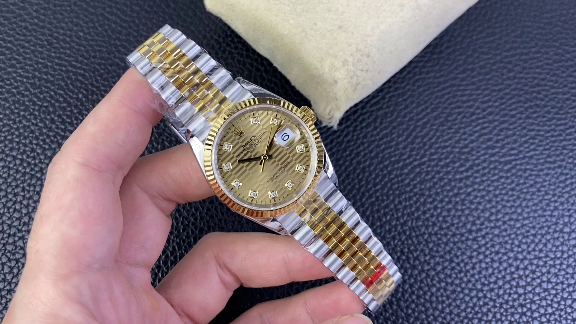 Replica Rolex Datejust 36 126233 0045 Champagne Fluted Motif Diamond Dial - QualitySwissReplica