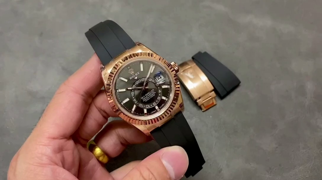 Replica Rolex Sky Dweller 42mm Slate Oysterflex m336235 0004 - QualitySwissReplica