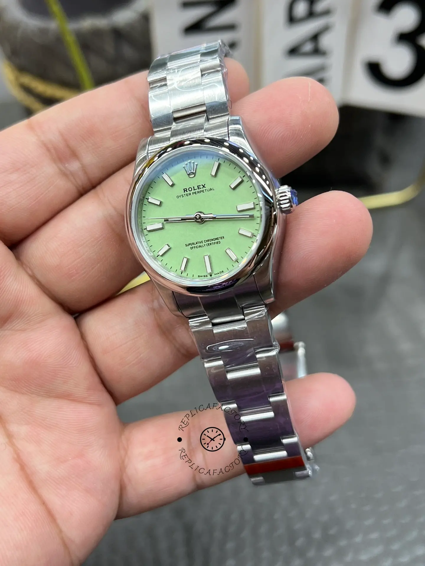 Replica Rolex Oyster Perpetual 31mm 277200-0012 Pistachio-Green Dial - QualitySwissReplica