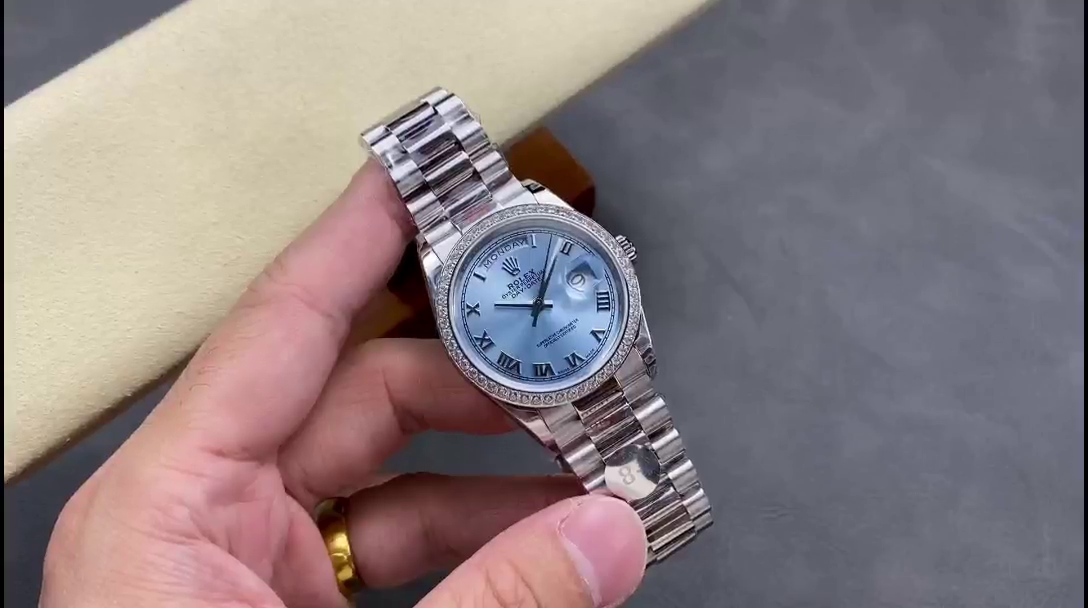 Replica Rolex Day Date 36 Diamond Bezel Ice Blue Roman Dial m128396tbr 0019 - QualitySwissReplica