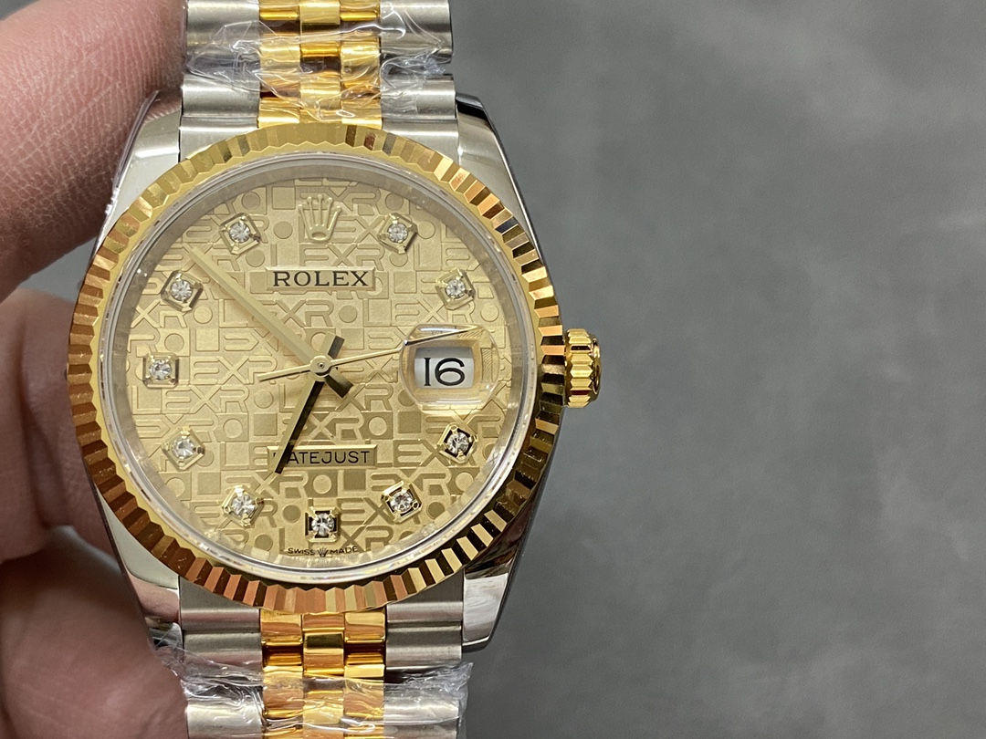 Replica Rolex Datejust 126233 Champagne Jubilee Dial Fluted Bezel 36MM Unisex Watch - QualitySwissReplica