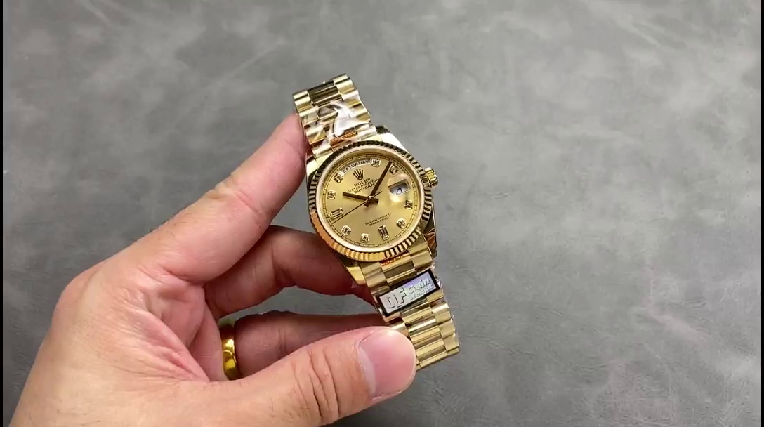 Replica Rolex Day-Date 128238 0008 Fluted Bezel Champagne Diamond Dial 36MM Unisex Watch - QualitySwissReplica
