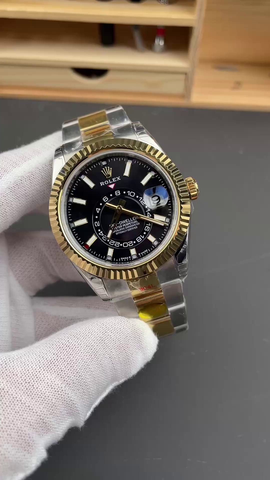 Replica Rolex Sky Dweller 42 Oystersteel and Yellow Gold M336933 0004 Men's Watch - QualitySwissReplica