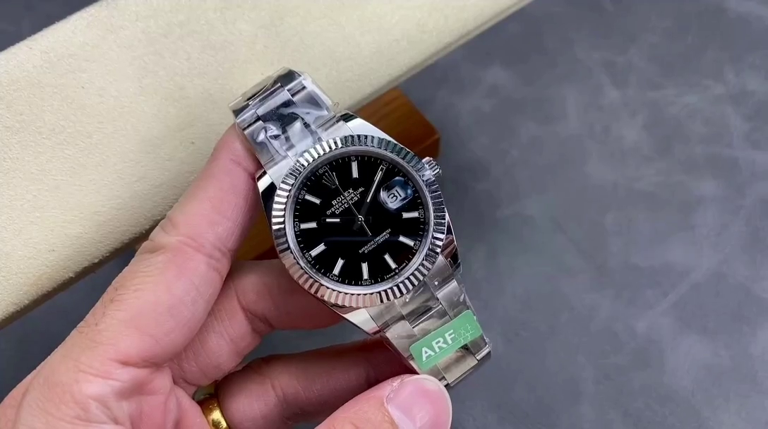 Replica Rolex Datejust m126334 0017 Fluted Bezel Black Dial 41MM Mens Watch - QualitySwissReplica