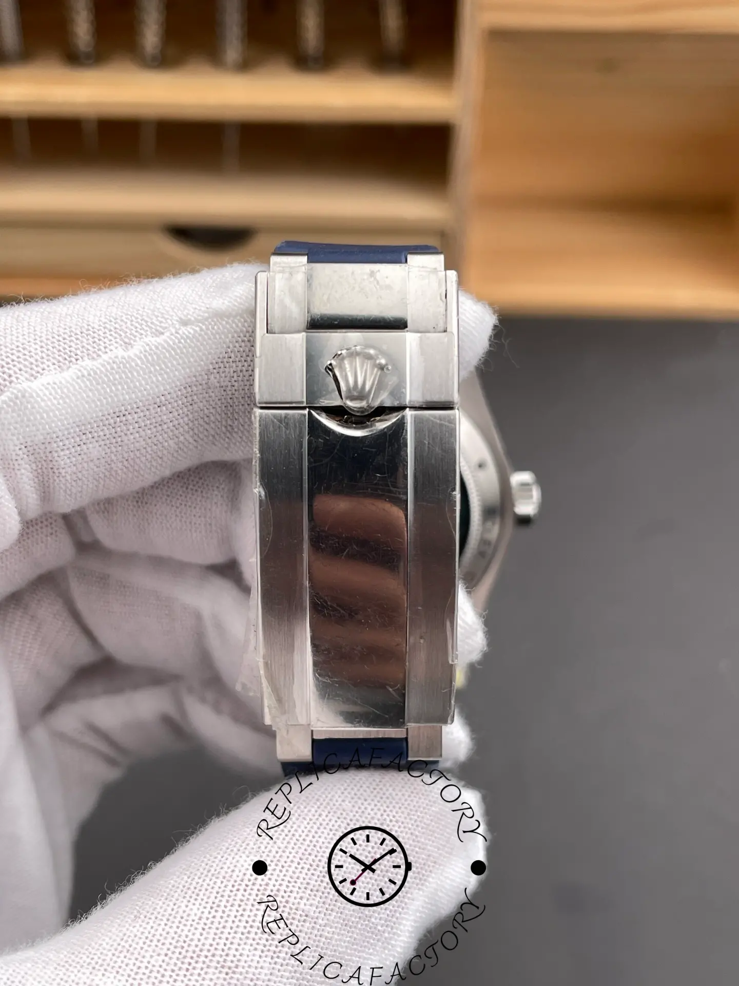 Replica 1:1 Clone Rolex Milgauss 116400 Who Cares I'm Already Late - QualitySwissReplica