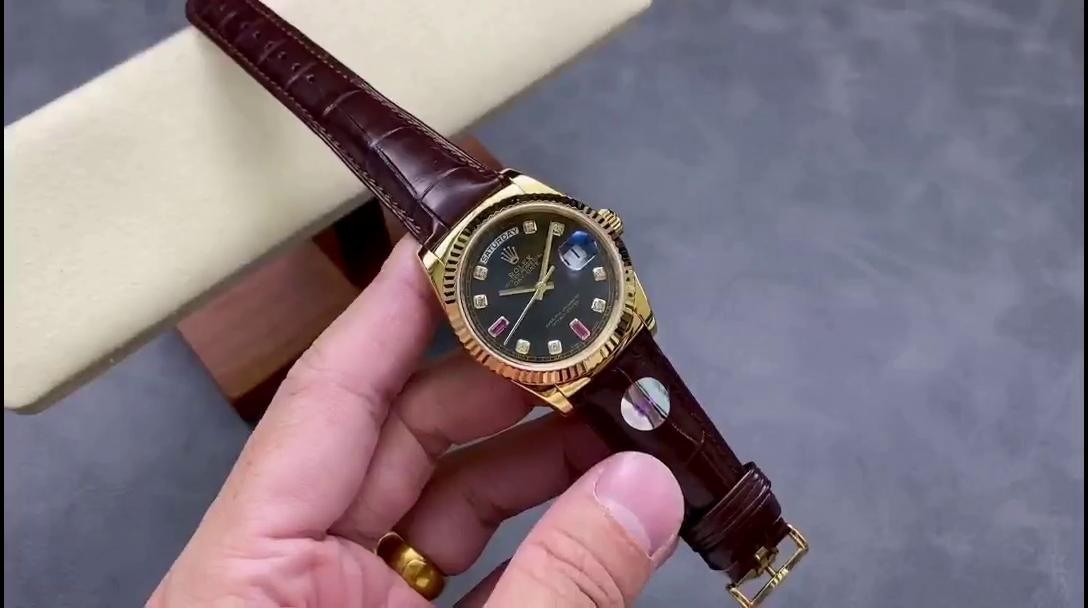 Replica Rolex Day Date 118138 0020 Yellow Gold Diamond Ruby 36 mm - QualitySwissReplica